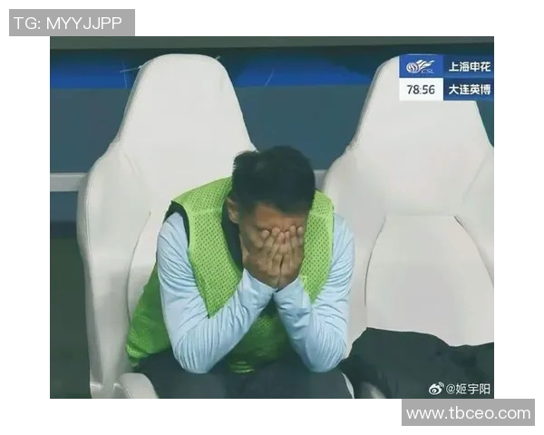 足球球星突遇睡落枕状态低迷赛场表现引发球迷热议